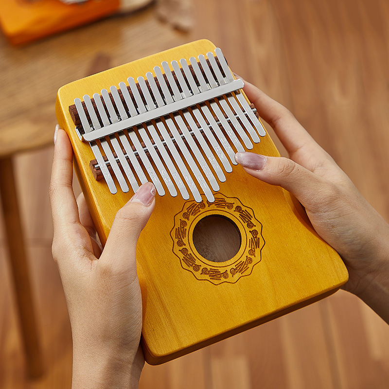 A Musical Instrument With Keys - คาลิมบา 17 คีย์ Hluru เปียโนนิ้วคาลิมบา 21
